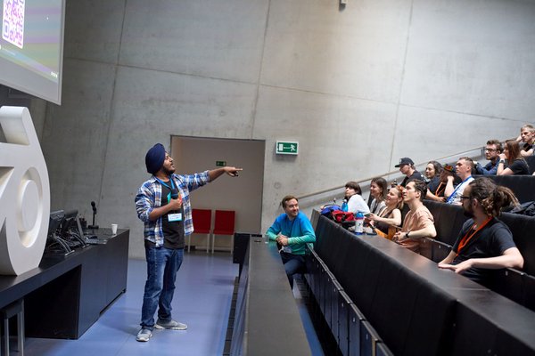 09_Amanpreet_Bajwa.jpg