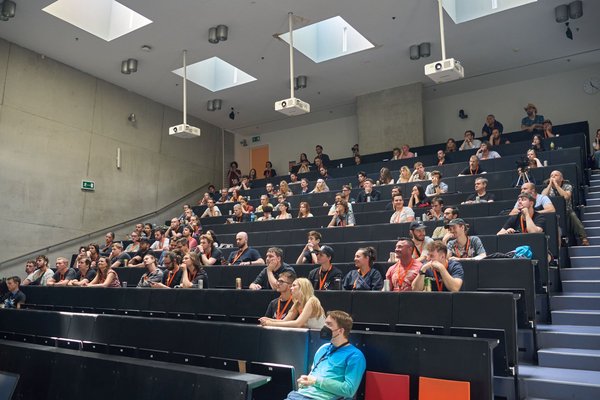 11_audience.jpg